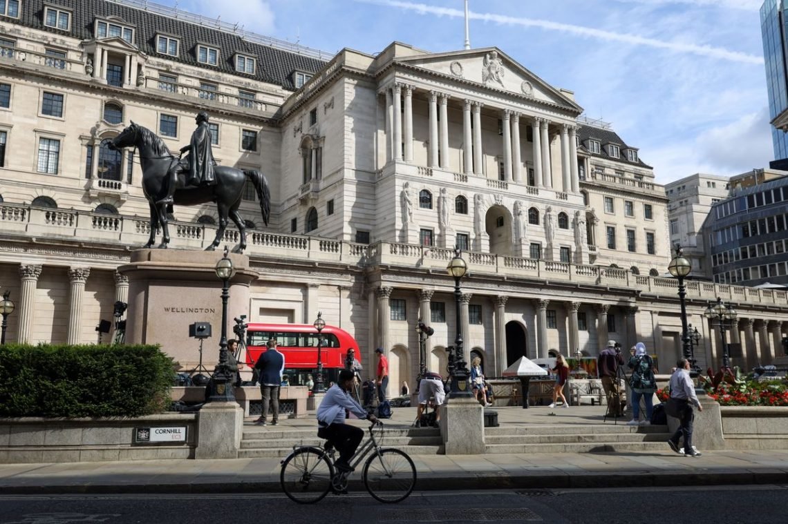 Soron kívüli eszközvásárlásba kezdett a Bank of England a piac stabilizálása érdekében