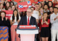 Labour kormánya az első évét óvatos léptekkel töltötte – de vajon most végre kilép saját árnyékából?