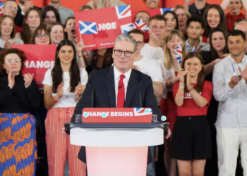 Labour kormánya az első évét óvatos léptekkel töltötte – de vajon most végre kilép saját árnyékából?