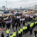 Blokádok Doverben és Portsmouthban, botrány a kitoloncolási egyezmény körül